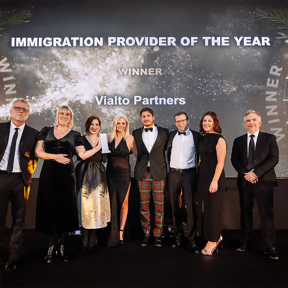 Vialto wird "Immigration Provider of the Year" bei den FEM Awards. In diesem Foto: Lindsey Barras, Scherezade Maestre, Claire Pepper, Ian Robinson